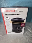 Honeywell HHF360VV2 Surround 9" X 12" Fan Forced Heater - Gray Brandnew. Fixed Price $35.00.