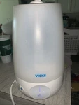 Vicks Filterfree Plus Cool Mist Humidifier (VUL565), Medium Room.... Fixed Price $22.00.