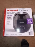 Honeywell Mini Mist Humidifier. Fixed Price $35.00.